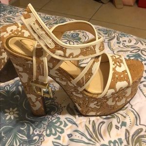 Jessica Simpson heels